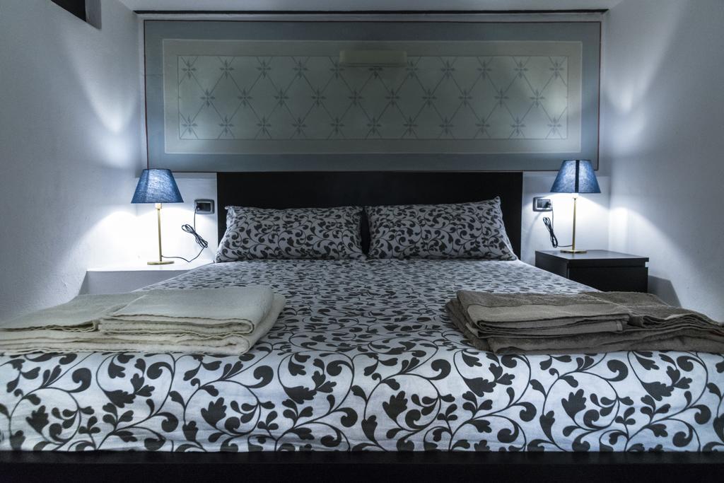 Il Soppalco Apartment Луино Екстериор снимка