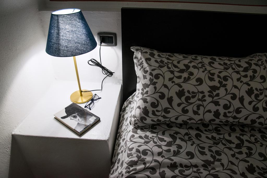 Il Soppalco Apartment Луино Екстериор снимка